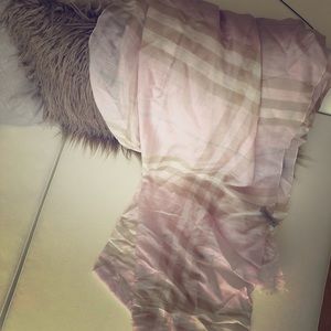 NWOT Scarf / Shawl